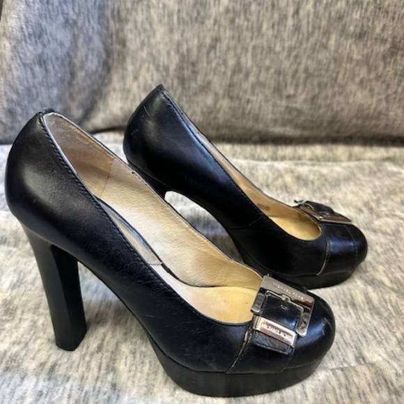 Michael Kors Black leather platform heels Size 6.5 - Picture 4 of 7